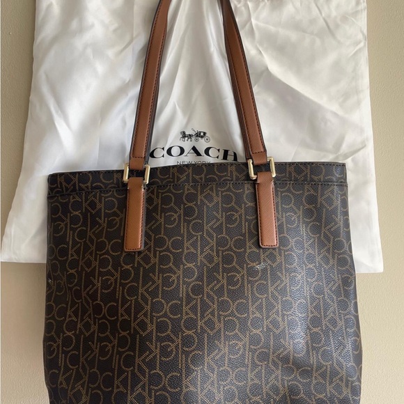 Tote - Picture 2 of 2